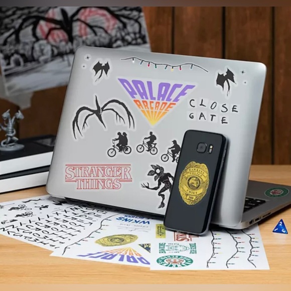 NIP NETFLIX STRANGER THINGS Gadget Waterproof 134 Removable Decals PALADONE - Picture 4 of 4